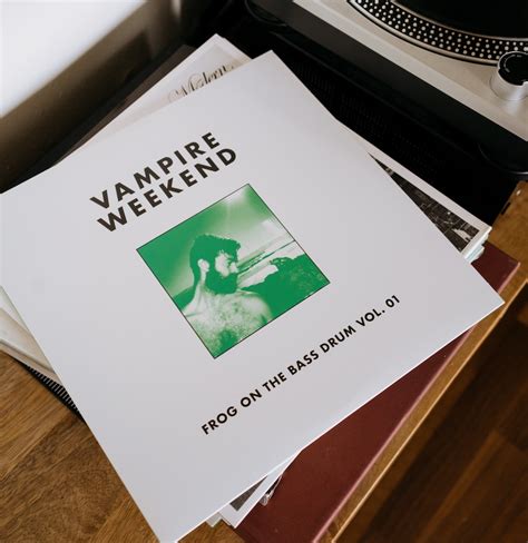 vampire weekend rym|VAMPIRE WEEKEND VOL. 1 (DELUXE) .